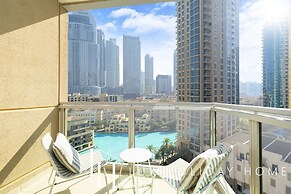 LUX  The Stunning Fountain View Suite