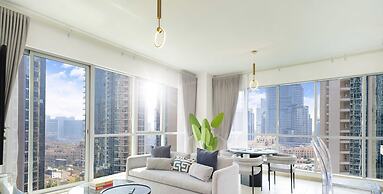 LUX  The Stunning Fountain View Suite