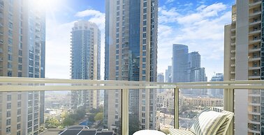 LUX  The Stunning Fountain View Suite