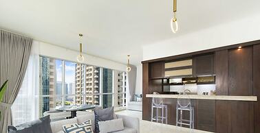 LUX  The Stunning Fountain View Suite