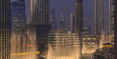 LUX  The Stunning Fountain View Suite