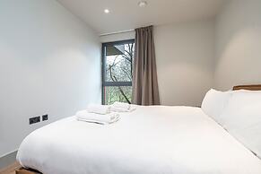 Spacious Flat in North London