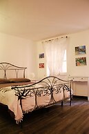 Demivie Guesthouse