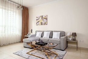 Premium stay at Marina Quay West
