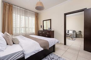 Premium stay at Marina Quay West