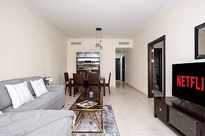 Premium stay at Marina Quay West