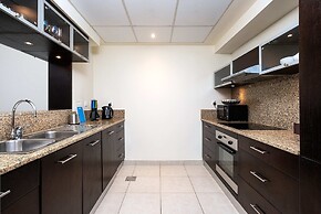 Premium stay at Marina Quay West
