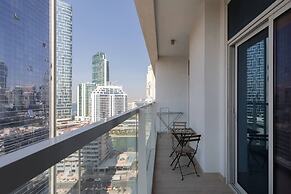 Bright 1BR sea view and balcony