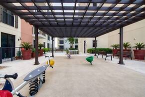 Stylish 2BR in La Rive 2