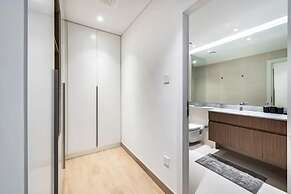 Stylish 2BR in La Rive 2