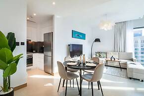 High Floor and full Marina view