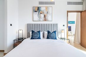 High Floor and full Marina view