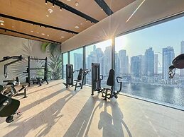 High Floor and full Marina view