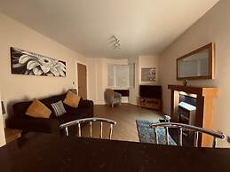 2 Guests - 5min To The Beach - Fireplace