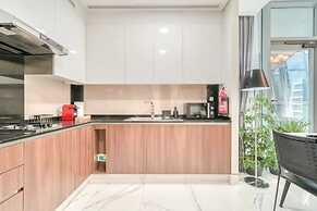 Stunning J-One Tower Studio