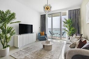 Sea view 2BR Beach Isle