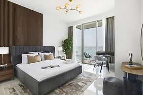 Sea view 2BR Beach Isle