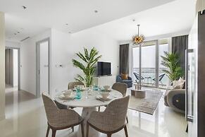 Sea view 2BR Beach Isle