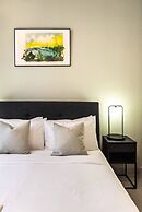 Bright 2BR in top Creek Rise Tower