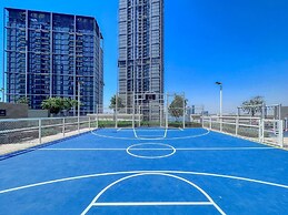 Bright 2BR in top Creek Rise Tower