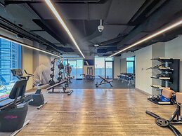 Bright 2BR in top Creek Rise Tower
