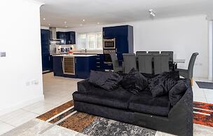 4 Luxurious Executive Villa