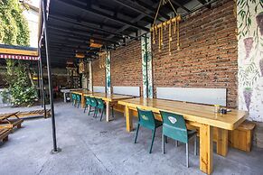 La Casa Roja Hostel