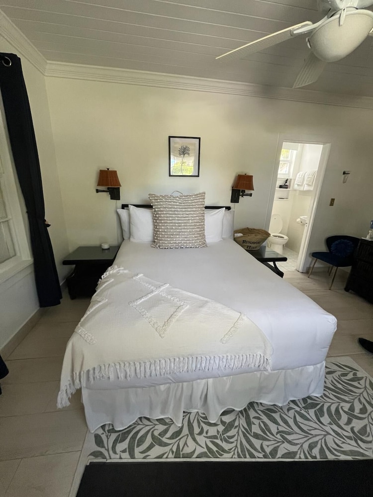 Runaway Hill Inn