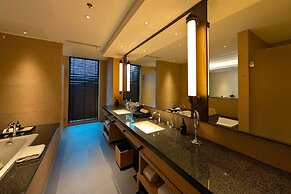 Hotel Tentrem Jakarta