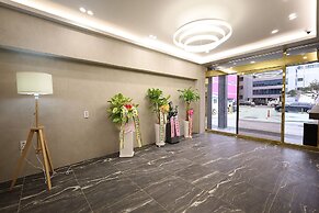 CALM REST HOTEL GIMHAE