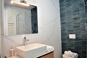 White Moon Apartments