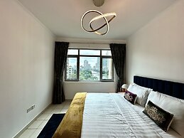 Lux BnB I Una Tower I Lakes View