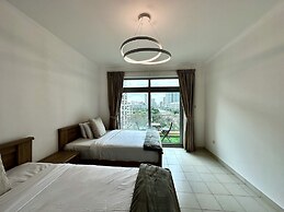 Lux BnB I Una Tower I Lakes View