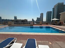 Lux BnB I Una Tower I Lakes View