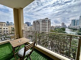 Lux BnB I Una Tower I Lakes View