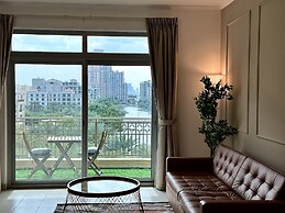 Lux BnB I Una Tower I Lakes View