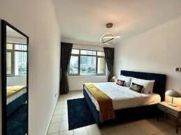 Lux BnB I Una Tower I Lakes View