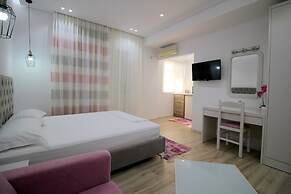 Elena Hotel
