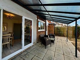 Sandringham House Serene Escape Cottage