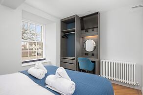 312 Reid's Corner - by Stay Dunfermline