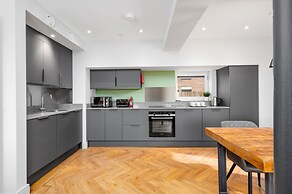 312 Reid's Corner - by Stay Dunfermline