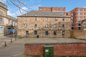312 Reid's Corner - by Stay Dunfermline