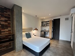 Hotel Appartments Con Piscina