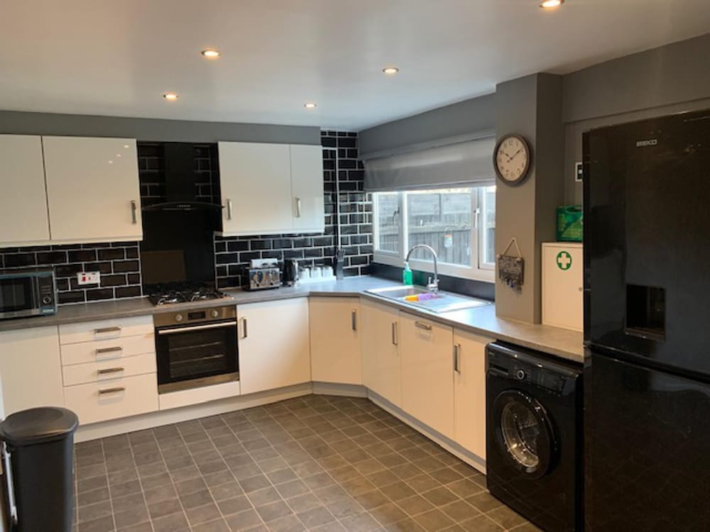 Impeccable 3-bed House in Birmingham
