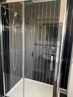 Impeccable 3-bed House in Birmingham