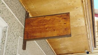 Fayz Guest House