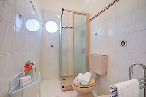 Sofy Apartment- Sea View & Private Parking