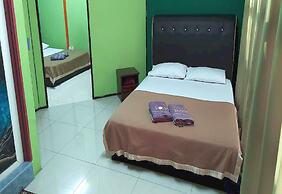 OYO 90937 Tanjak Hotel