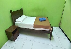 OYO 90937 Tanjak Hotel