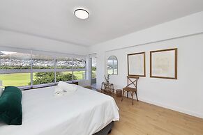 Two Bedroom Apartment With Mountain Views